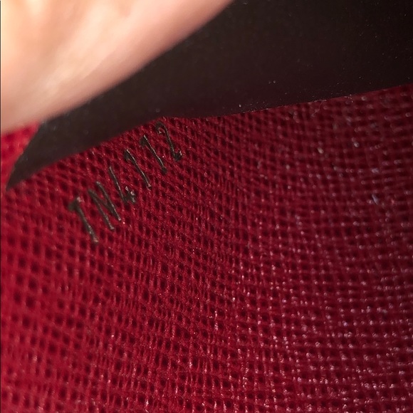 Louis Vuitton wallet - Picture 10 of 12